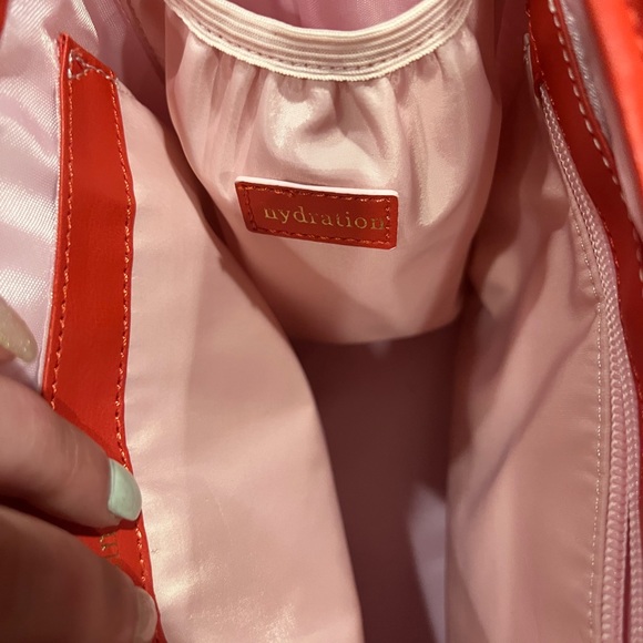 Tommy Bahama Reversible Tote - Picture 4 of 9